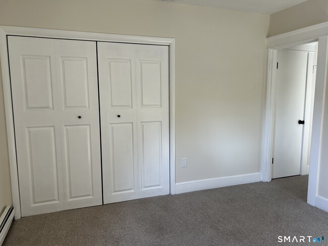 Building Photo - 2561 Whitney Ave