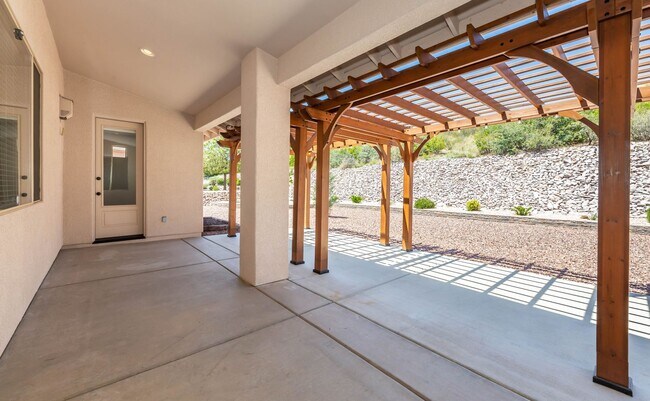 Building Photo - Pinion Oaks 4 Bedroom Home