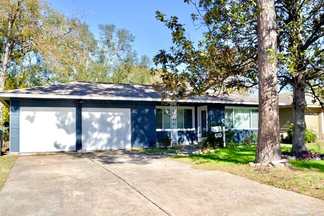 Building Photo - 5410 De Milo Dr