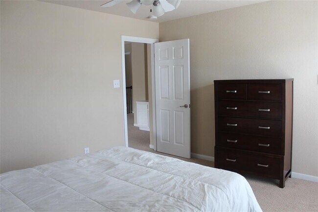 Building Photo - 111 S Rocky Point Cir