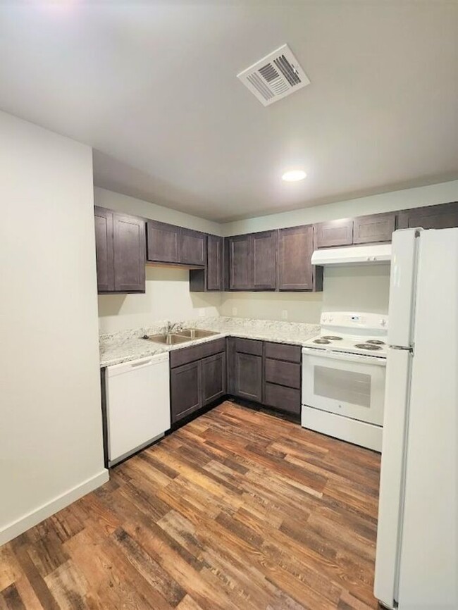 Building Photo - New 3 Bed 2 Bath Duplexes SW 40th & Shield...