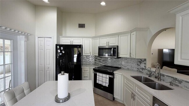 Building Photo - 632 Dharma Cir