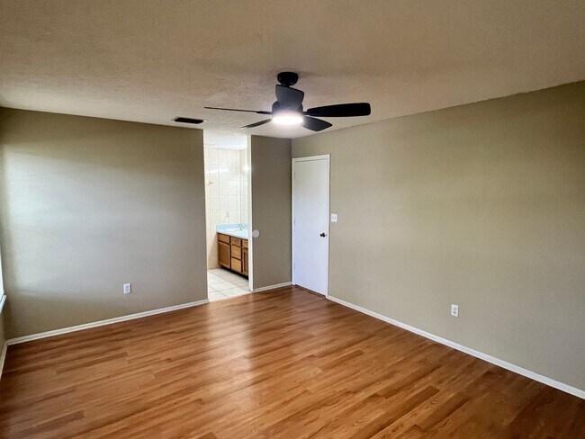 Building Photo - 1186 Lamplighter Dr NW