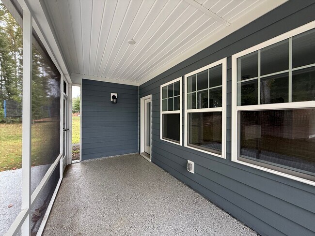 Building Photo - Remodeled 4BD, 3BA Wake Forest Home with L...