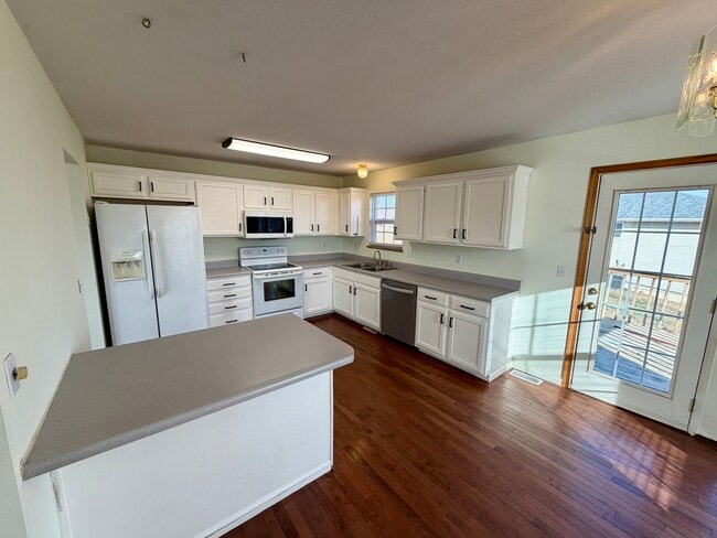 Building Photo - 571 SE 115th Rd