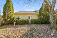 Building Photo - 2419 Glen Meadow Rd