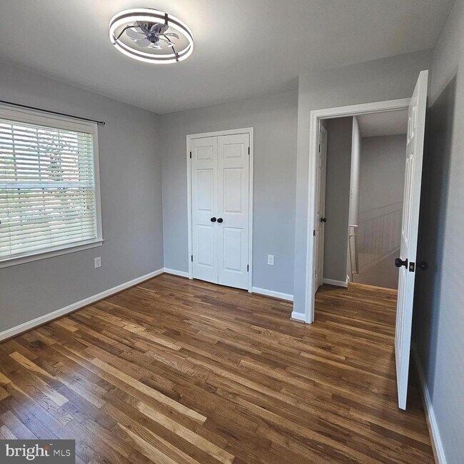 Building Photo - 7034 Bradwood Ct