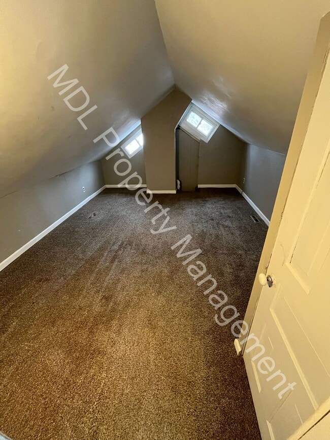 Building Photo - 2634 N Michigan Ave