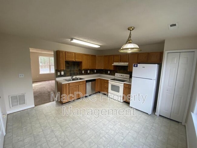 Building Photo - 9605 Coventry Creek Dr