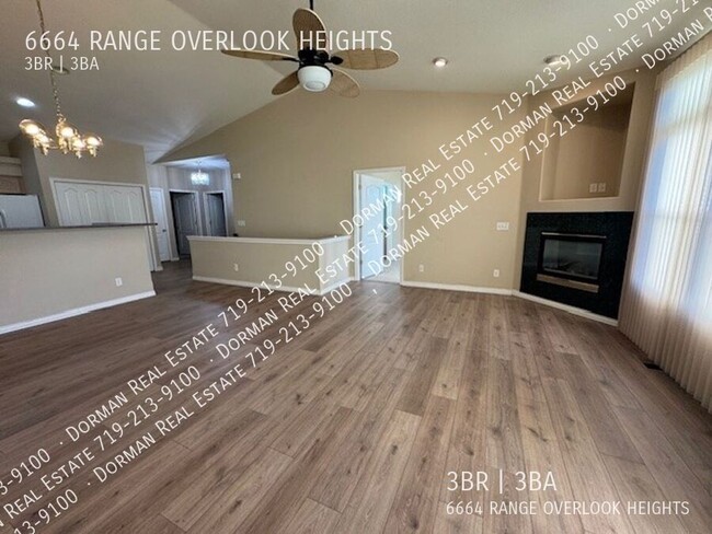 Building Photo - Beautiful 3 Bedroom Townhome