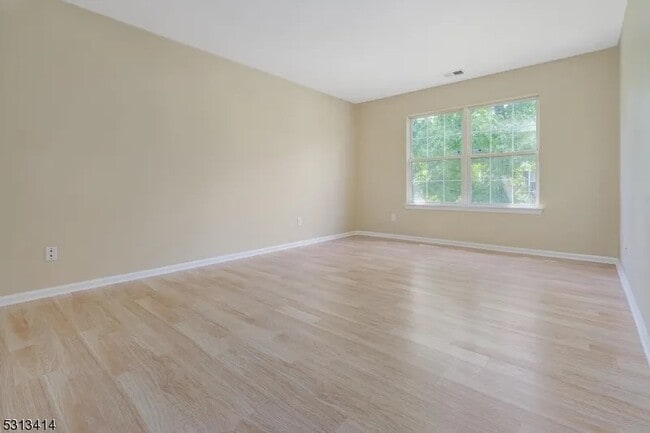 Master bedroom - 121 Williamson Ct