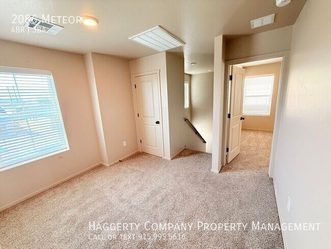 Building Photo - 2086 Meteor-