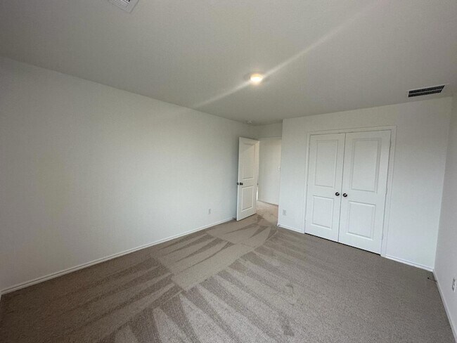 Building Photo - 229 Sonterra Dr