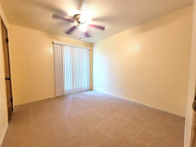 Building Photo - 12811 Stillington Dr