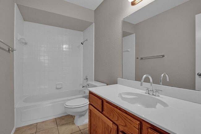 Building Photo - 7640 Kings Ridge Rd