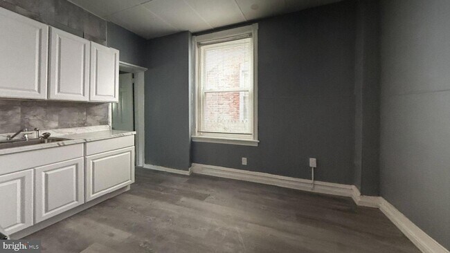Building Photo - 1110 Morton Ave