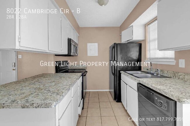 Building Photo - 8022 Cambridge Cir