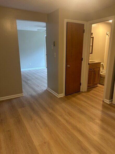 Building Photo - 958 Brookside Camp Rd