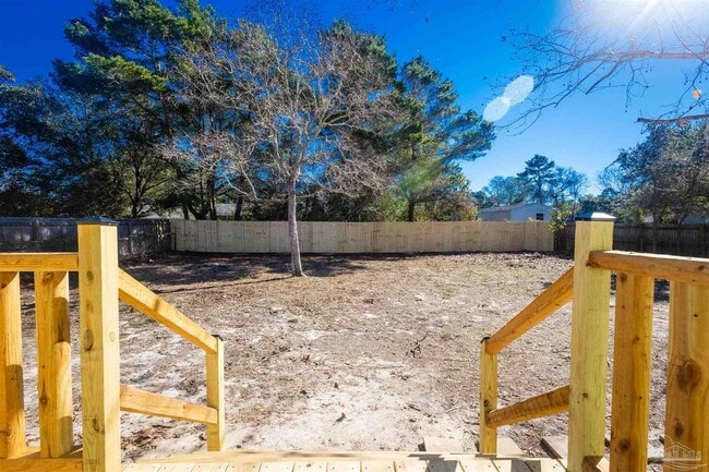 Building Photo - 211 Evergreen Dr