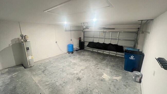 Building Photo - INCREDIBLE, BRAND NEW 4 Bedroom, 2 Bathroom Home in Palm Bay!!