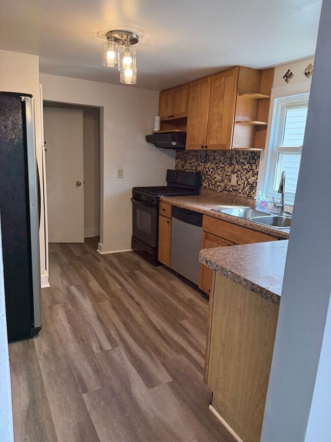 Building Photo - Newly Updated Home in Downtown Middleton