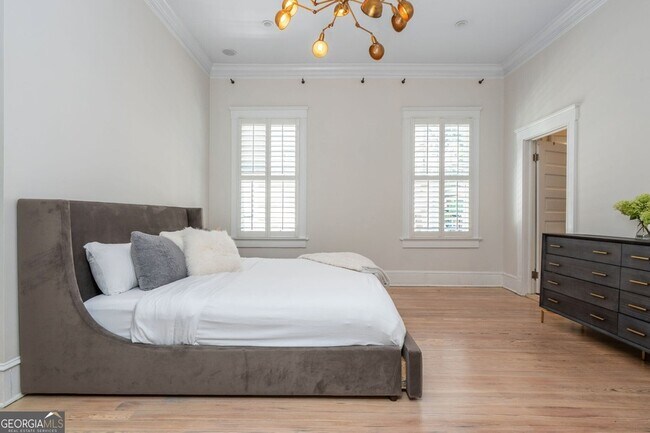 Building Photo - 242 Haralson Ave NE