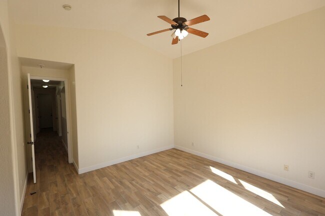 Building Photo - Remodeled 4 Bed 2 Bath Home.