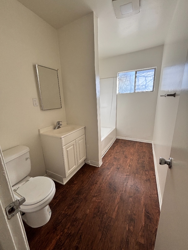 Building Photo - 950 S Gilbuck Dr