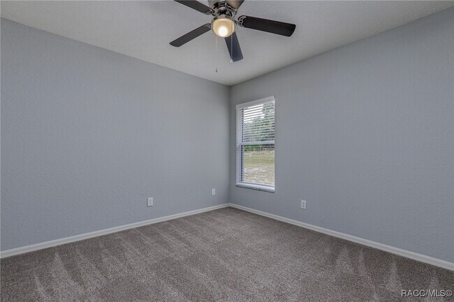 Building Photo - 320 N Fresno Ave