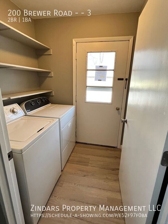 Building Photo - Remodeled 2 Bed 1 Bath Apartment in Danvil...