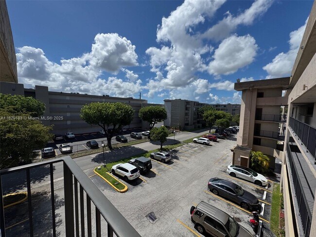 Building Photo - 816 NW 87th Ave