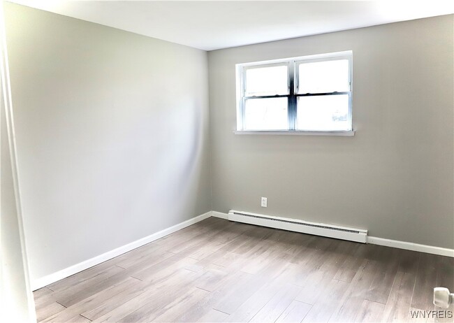 Building Photo - 209 Argus Dr