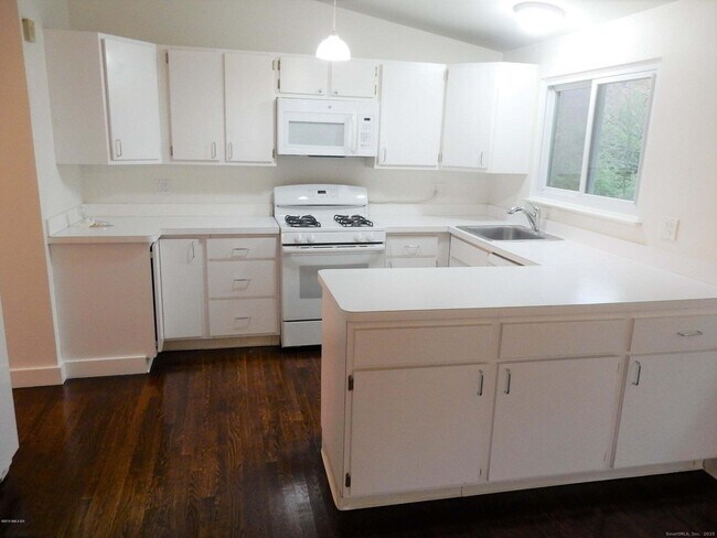 Building Photo - 4 Split Timber Pl