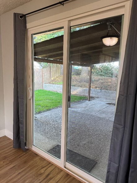 Building Photo - 411 N 55th St