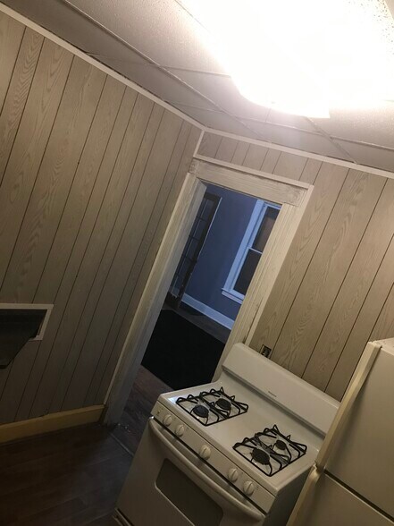 Building Photo - 4 Truesdell St