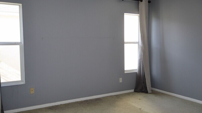 Building Photo - 1820 San Sebastian Ave