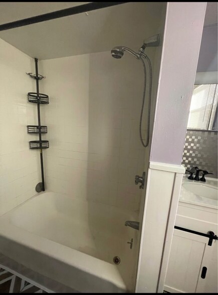 Building Photo - 512 Pine St