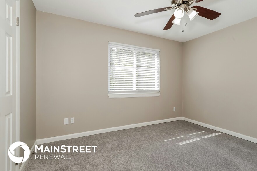 Building Photo - 8054 Sierra Ct