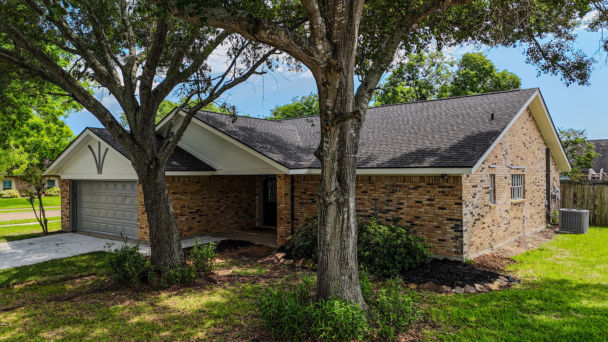 Building Photo - 51 Sweetgum Ct