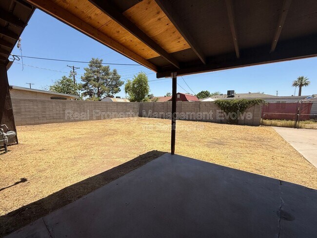 Building Photo - 4021 W Berridge Ln