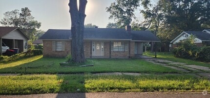 Building Photo - 740 N 18th St