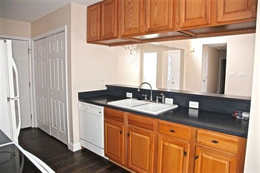 Building Photo - Beautiful Home with Spacious Open Floor Plan