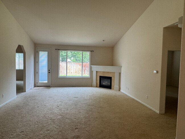 Building Photo - 1707 Ashford Way