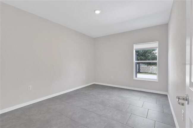 Building Photo - 4225 Beargrass St
