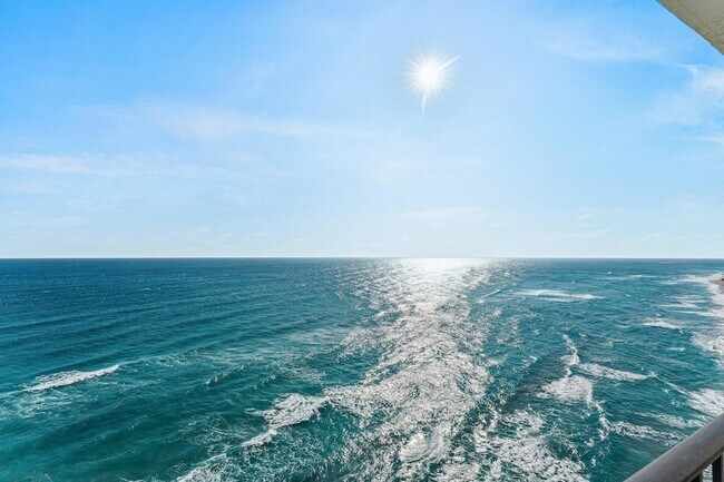 Building Photo - 5420 N Ocean Dr