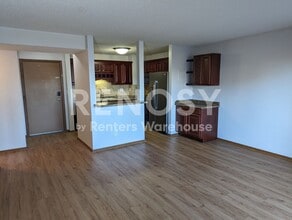 Building Photo - Available now - downtown Saint Paul Views - 1 Bed/1Bath Condo