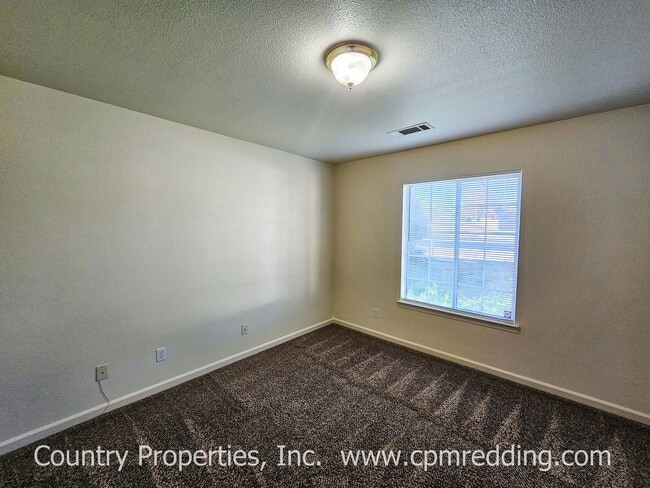 Building Photo - 3 Bedroom House on Cul-De-Sac Available Soon!