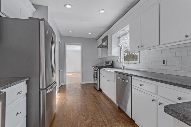 Building Photo - 168 Mendham Rd