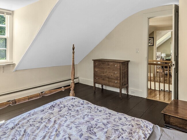 Building Photo - 7 Warren St