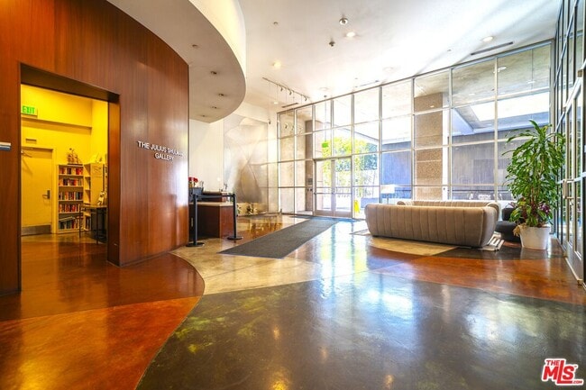 Building Photo - 801 S Grand Ave